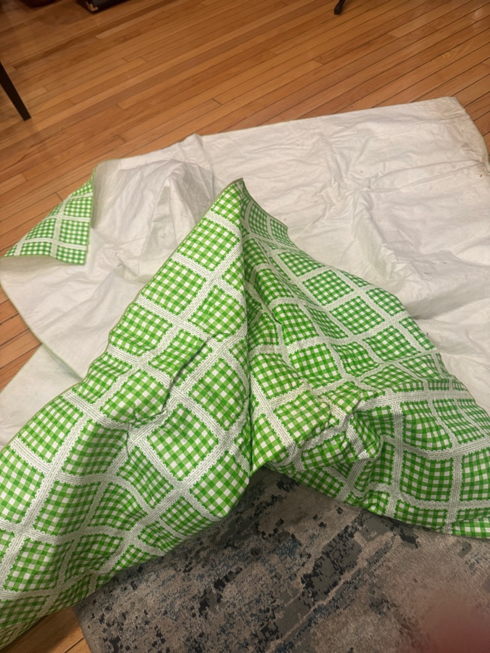 Vintage Green  waterproof Tablecloth - Checkerboard Pattern. 4x6
